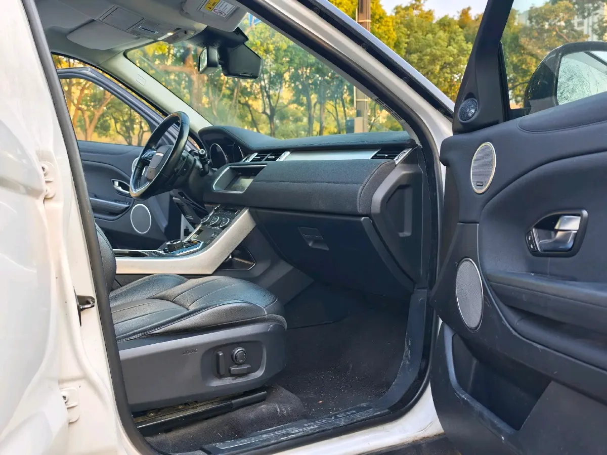 2018 Land Rover Range Rover Evoque 2.0T 241HP L4 9AT,autocango,china used car exporter,china ev exporter,chinese used car exporter,chinese used ev exporter