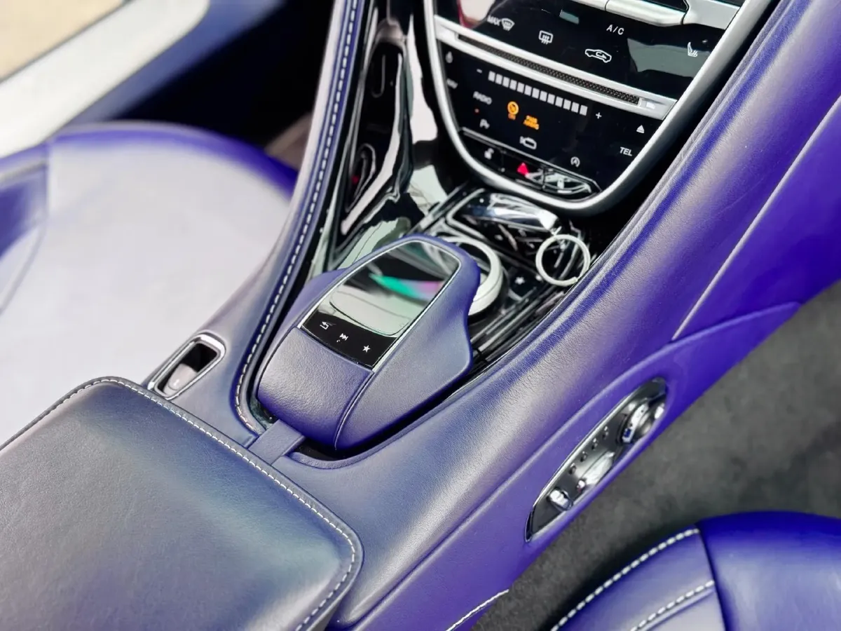 2019 Aston Martin DB11 4.0T 510HP V8 8AT,autocango,china used car exporter,china ev exporter,chinese used car exporter,chinese used ev exporter