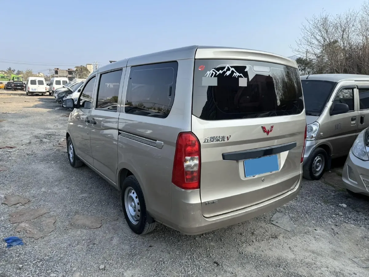 2018 WuLing RongGuang V 1.5L 112HP L4 5MT,autocango,china used car exporter,china ev exporter,chinese used car exporter,chinese used ev exporter