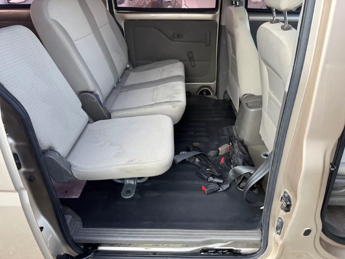 2018 WuLing RongGuang V 1.5L 112HP L4 5MT,autocango,china used car exporter,china ev exporter,chinese used car exporter,chinese used ev exporter