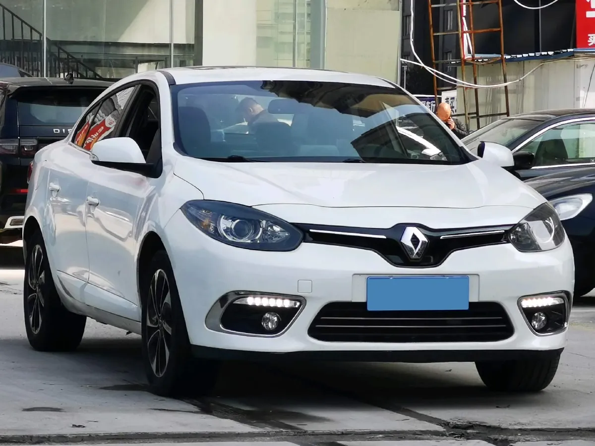 2015 Renault Fluence 2.0L 137HP L4 CVT,autocango,china used car exporter,china ev exporter,chinese used car exporter,chinese used ev exporter