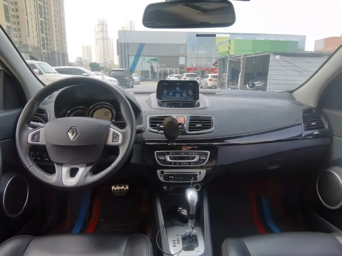 2015 Renault Fluence 2.0L 137HP L4 CVT,autocango,china used car exporter,china ev exporter,chinese used car exporter,chinese used ev exporter