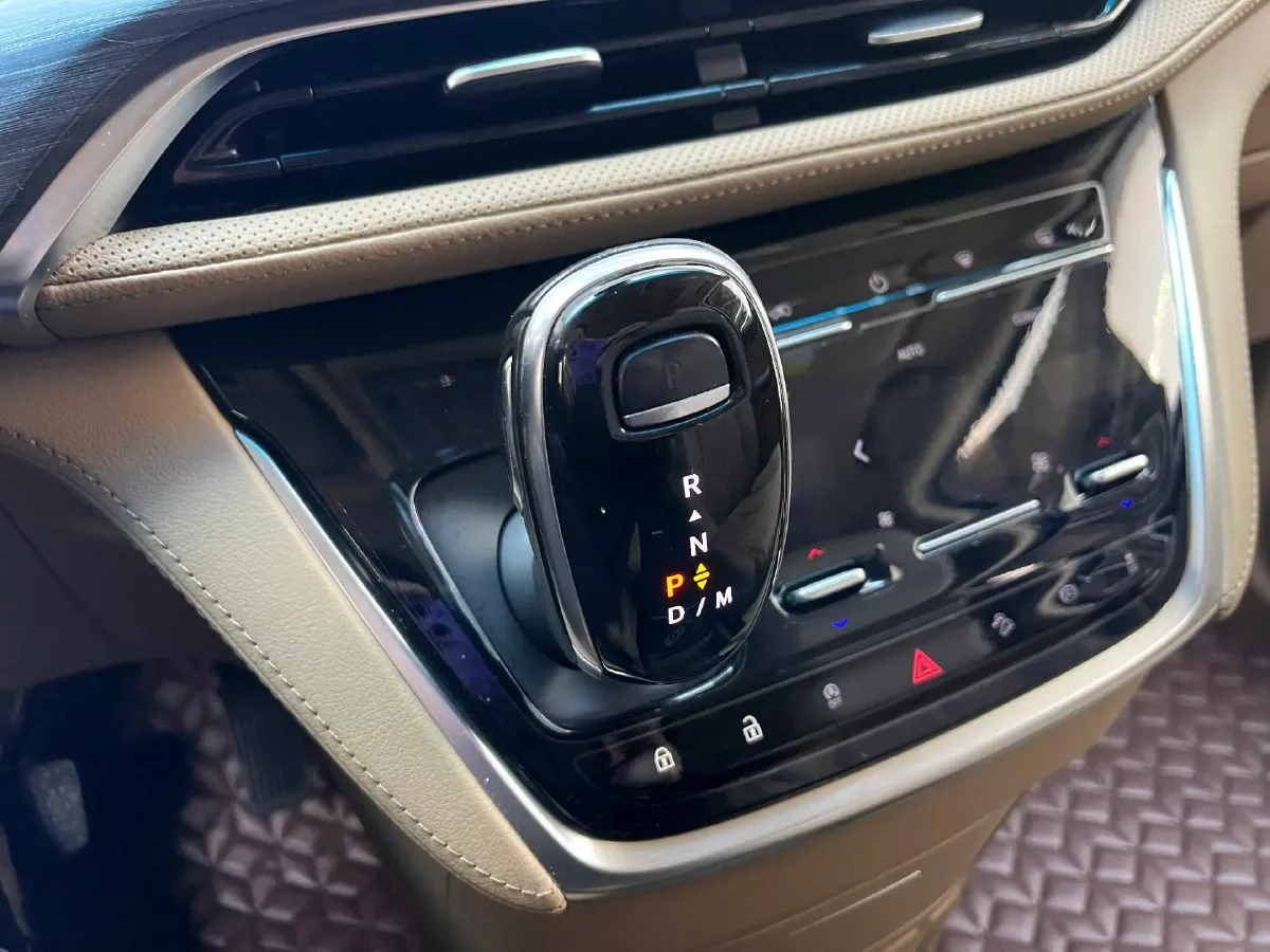 2020 Buick GL8 2.0T 237HP L4 9AT,autocango,china used car exporter,china ev exporter,chinese used car exporter,chinese used ev exporter