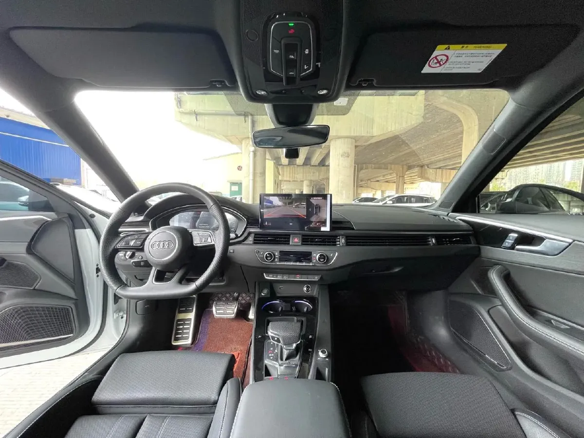 2024 Audi A4L 2.0T 190HP L4 7DCT,autocango,china used car exporter,china ev exporter,chinese used car exporter,chinese used ev exporter