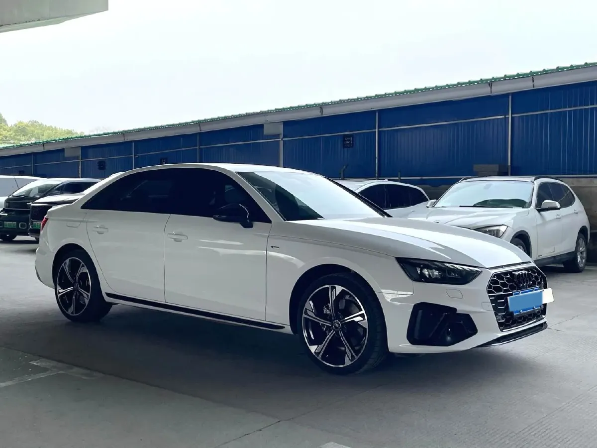 2024 Audi A4L 2.0T 190HP L4 7DCT,autocango,china used car exporter,china ev exporter,chinese used car exporter,chinese used ev exporter