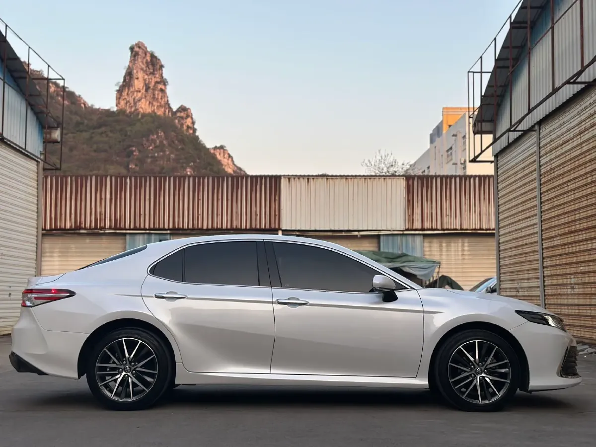 2021 Toyota Camry 2.5L 209HP L4 8AT,autocango,china used car exporter,china ev exporter,chinese used car exporter,chinese used ev exporter