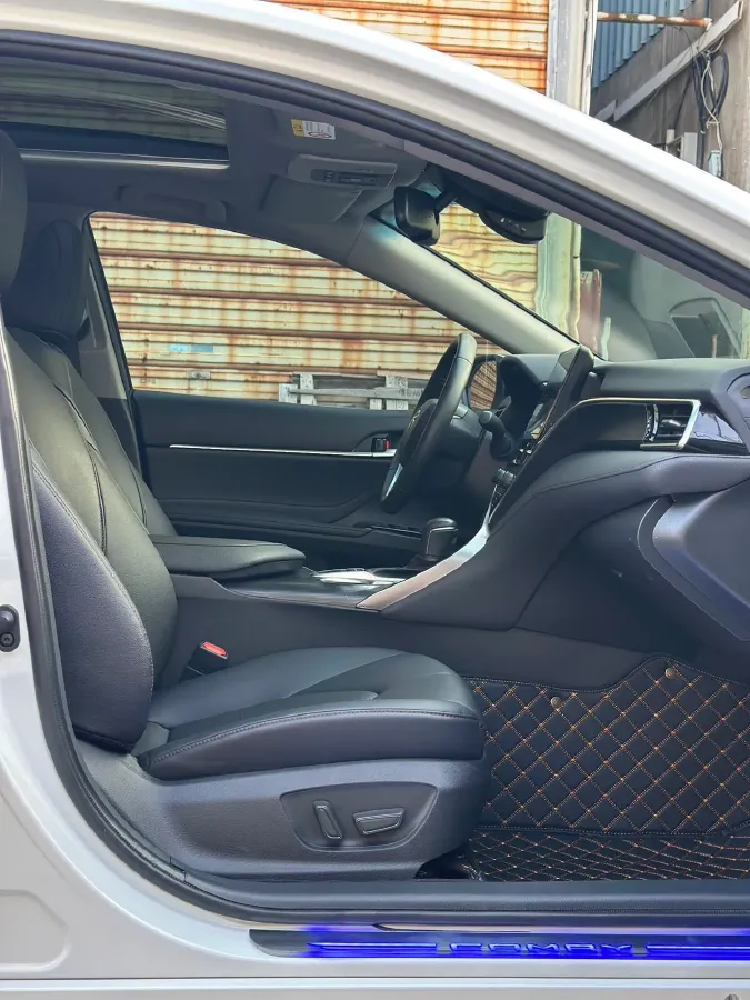 2021 Toyota Camry 2.5L 209HP L4 8AT,autocango,china used car exporter,china ev exporter,chinese used car exporter,chinese used ev exporter