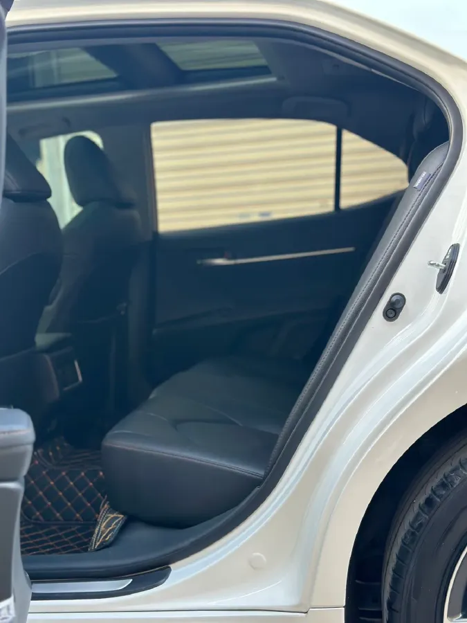 2021 Toyota Camry 2.5L 209HP L4 8AT,autocango,china used car exporter,china ev exporter,chinese used car exporter,chinese used ev exporter