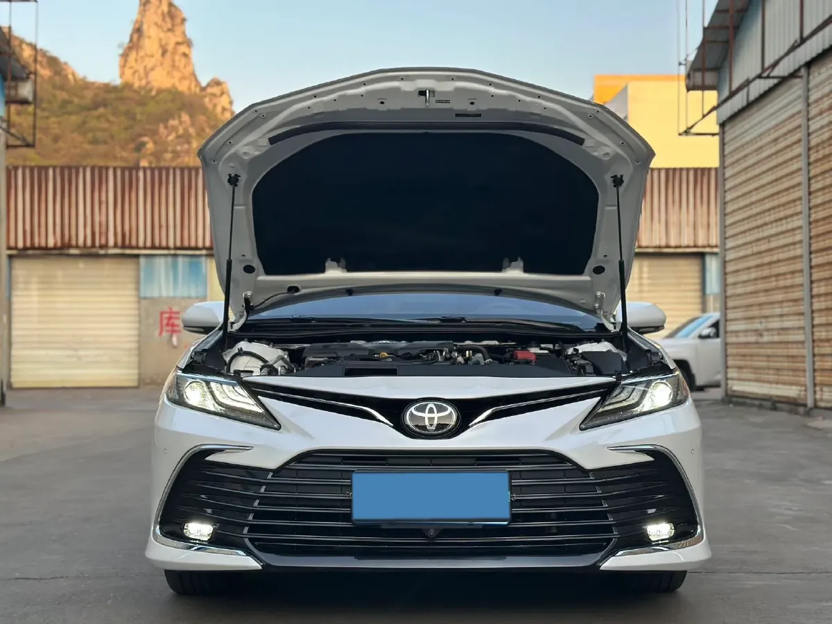 2021 Toyota Camry 2.5L 209HP L4 8AT,autocango,china used car exporter,china ev exporter,chinese used car exporter,chinese used ev exporter