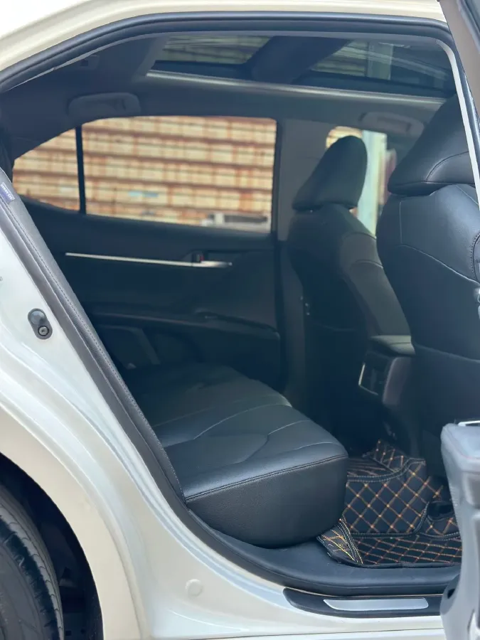 2021 Toyota Camry 2.5L 209HP L4 8AT,autocango,china used car exporter,china ev exporter,chinese used car exporter,chinese used ev exporter