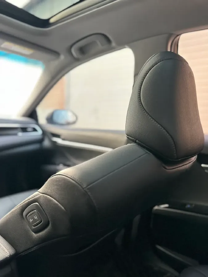 2021 Toyota Camry 2.5L 209HP L4 8AT,autocango,china used car exporter,china ev exporter,chinese used car exporter,chinese used ev exporter