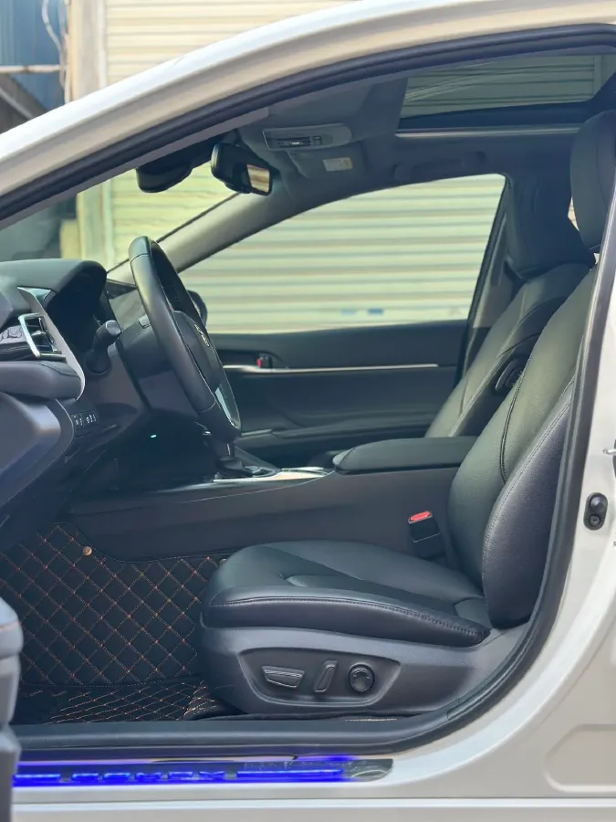 2021 Toyota Camry 2.5L 209HP L4 8AT,autocango,china used car exporter,china ev exporter,chinese used car exporter,chinese used ev exporter