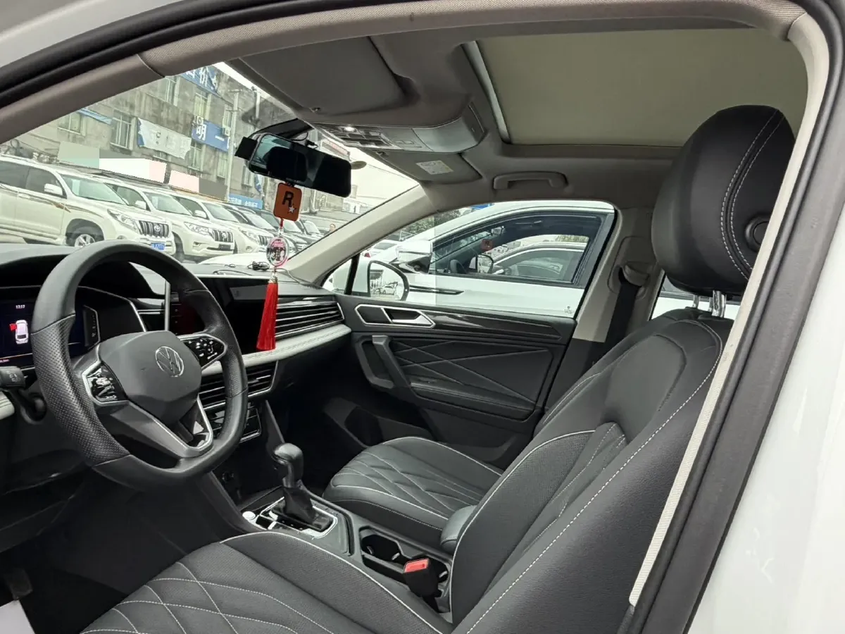 2023 Volkswagen Tiguan L 1.5T 160HP L4 7DCT,autocango,china used car exporter,china ev exporter,chinese used car exporter,chinese used ev exporter