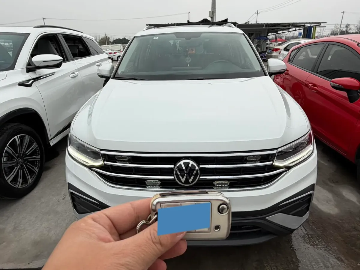 2023 Volkswagen Tiguan L 1.5T 160HP L4 7DCT,autocango,china used car exporter,china ev exporter,chinese used car exporter,chinese used ev exporter