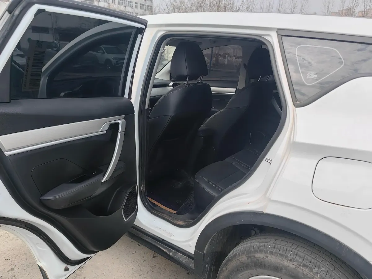 2025 Geely Coolray 1.5L 126HP L4 5MT,autocango,china used car exporter,china ev exporter,chinese used car exporter,chinese used ev exporter