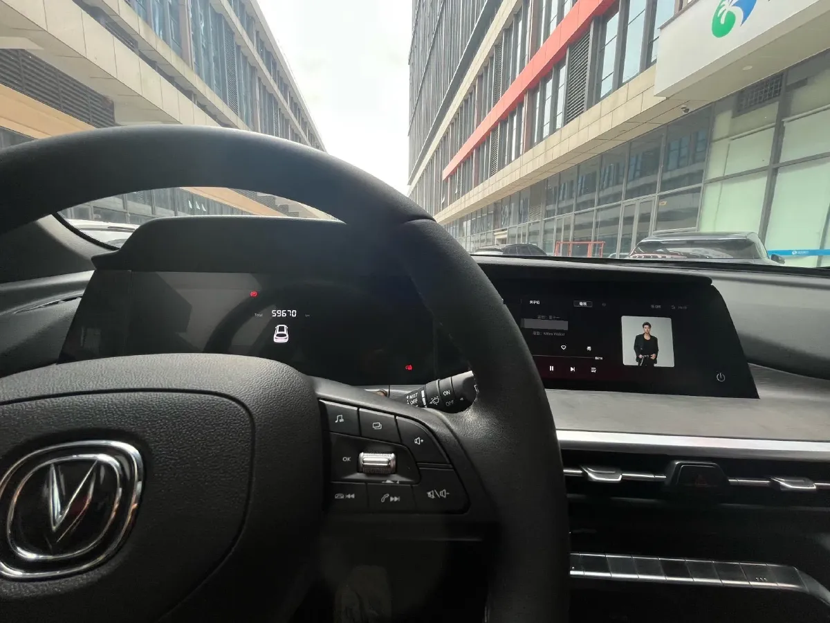 2021 ChangAn CS35 Plus 1.6L 128HP L4 5MT,autocango,china used car exporter,china ev exporter,chinese used car exporter,chinese used ev exporter