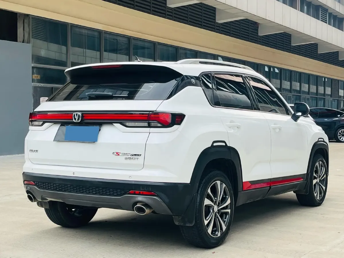 2021 ChangAn CS35 Plus 1.6L 128HP L4 5MT,autocango,china used car exporter,china ev exporter,chinese used car exporter,chinese used ev exporter