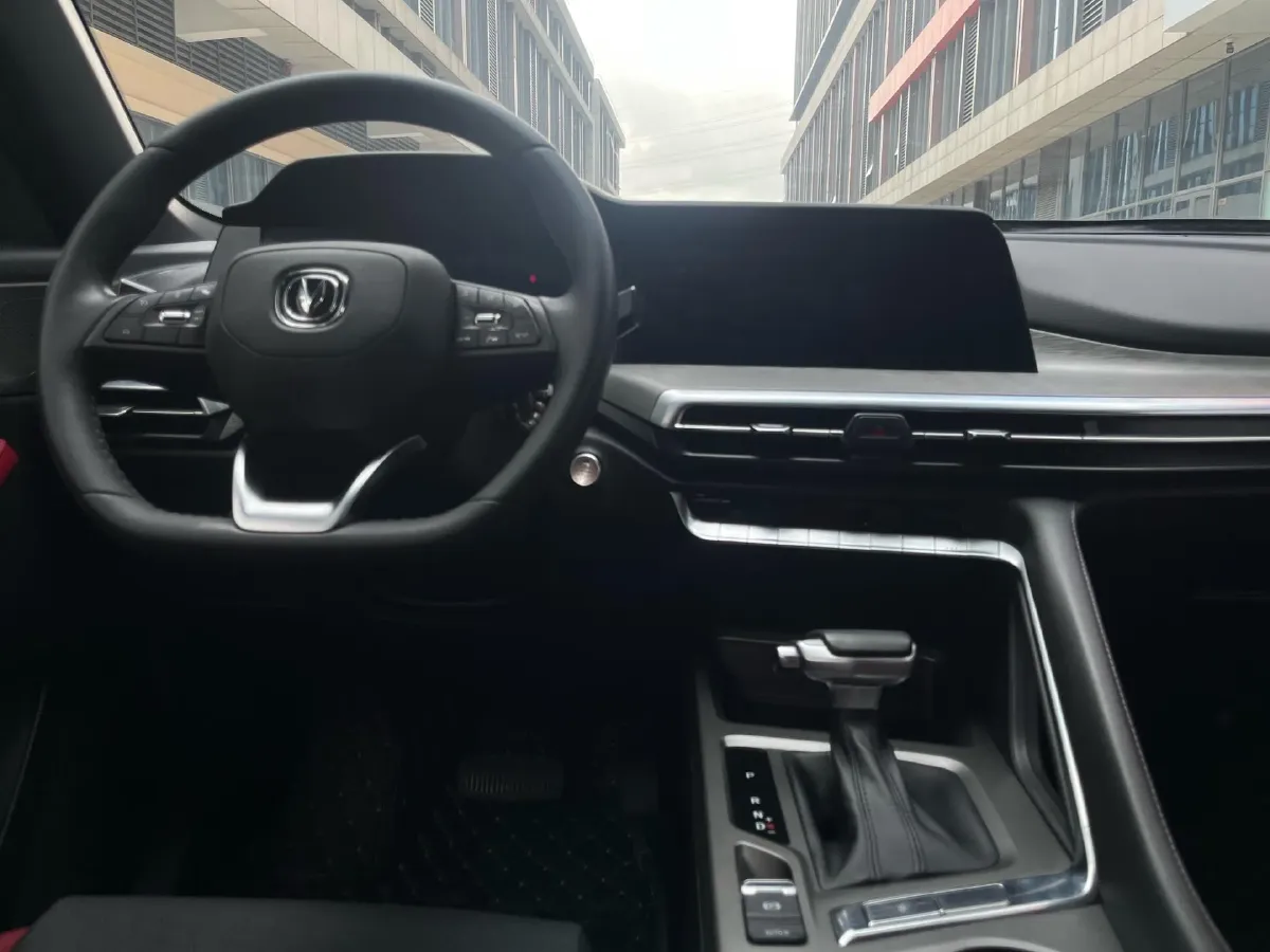 2021 ChangAn CS35 Plus 1.6L 128HP L4 5MT,autocango,china used car exporter,china ev exporter,chinese used car exporter,chinese used ev exporter