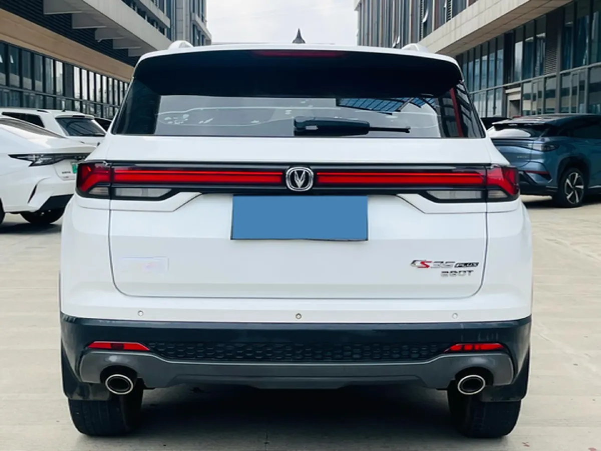 2021 ChangAn CS35 Plus 1.6L 128HP L4 5MT,autocango,china used car exporter,china ev exporter,chinese used car exporter,chinese used ev exporter