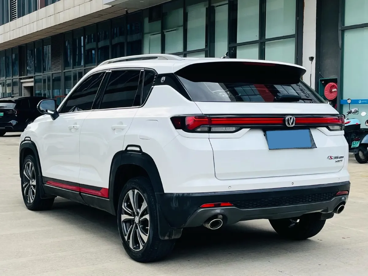 2021 ChangAn CS35 Plus 1.6L 128HP L4 5MT,autocango,china used car exporter,china ev exporter,chinese used car exporter,chinese used ev exporter