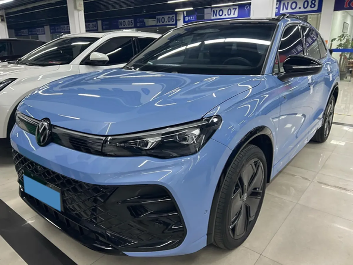 2024 Volkswagen Tiguan L 2.0T 220HP L4 7DCT,autocango,china used car exporter,china ev exporter,chinese used car exporter,chinese used ev exporter