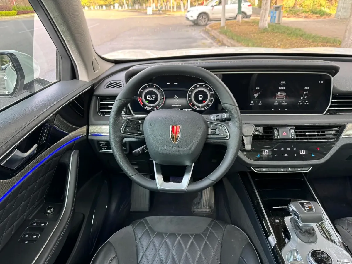 2019 HongQi HS5 2.0T 224HP L4 6AT,autocango,china used car exporter,china ev exporter,chinese used car exporter,chinese used ev exporter