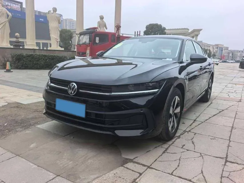 2024 Volkswagen Magotan 1.5T 160HP L4 7DCT,autocango,china used car exporter,china ev exporter,chinese used car exporter,chinese used ev exporter