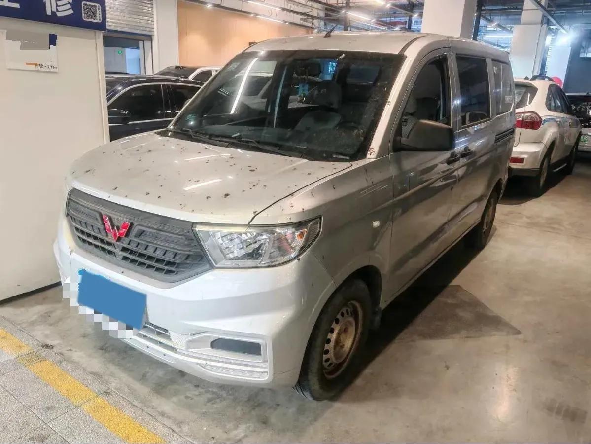 2022 WuLing HongGuang V 1.2L 76HP L4 5MT,autocango,china used car exporter,china ev exporter,chinese used car exporter,chinese used ev exporter
