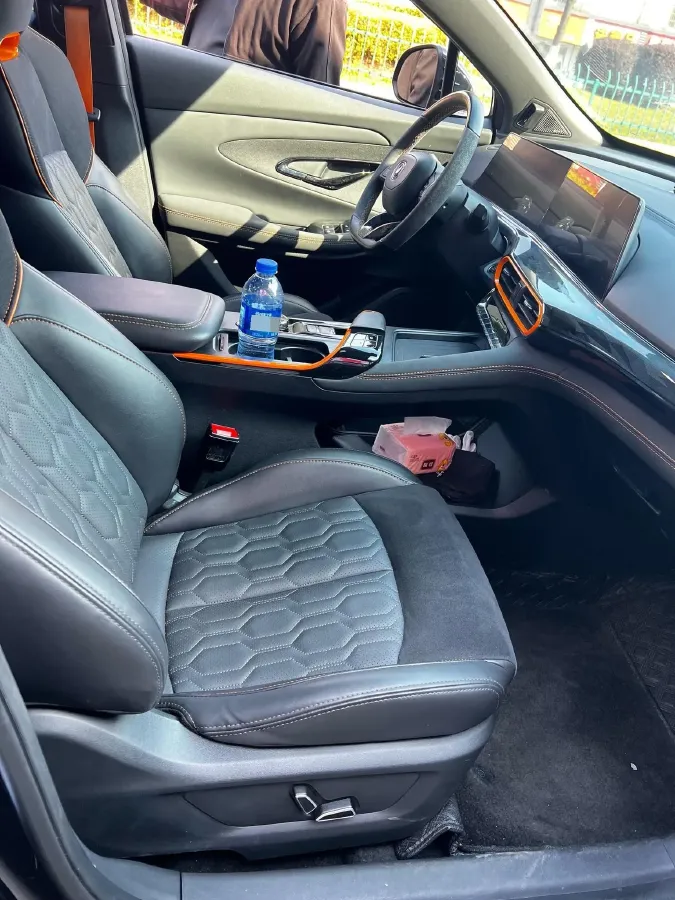 2021 ChangAn UNI-T 1.5T 180HP L4 7DCT,autocango,china used car exporter,china ev exporter,chinese used car exporter,chinese used ev exporter