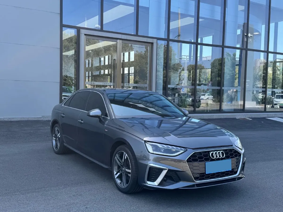 2020 Audi A4L 2.0T 190HP L4 7DCT,autocango,china used car exporter,china ev exporter,chinese used car exporter,chinese used ev exporter