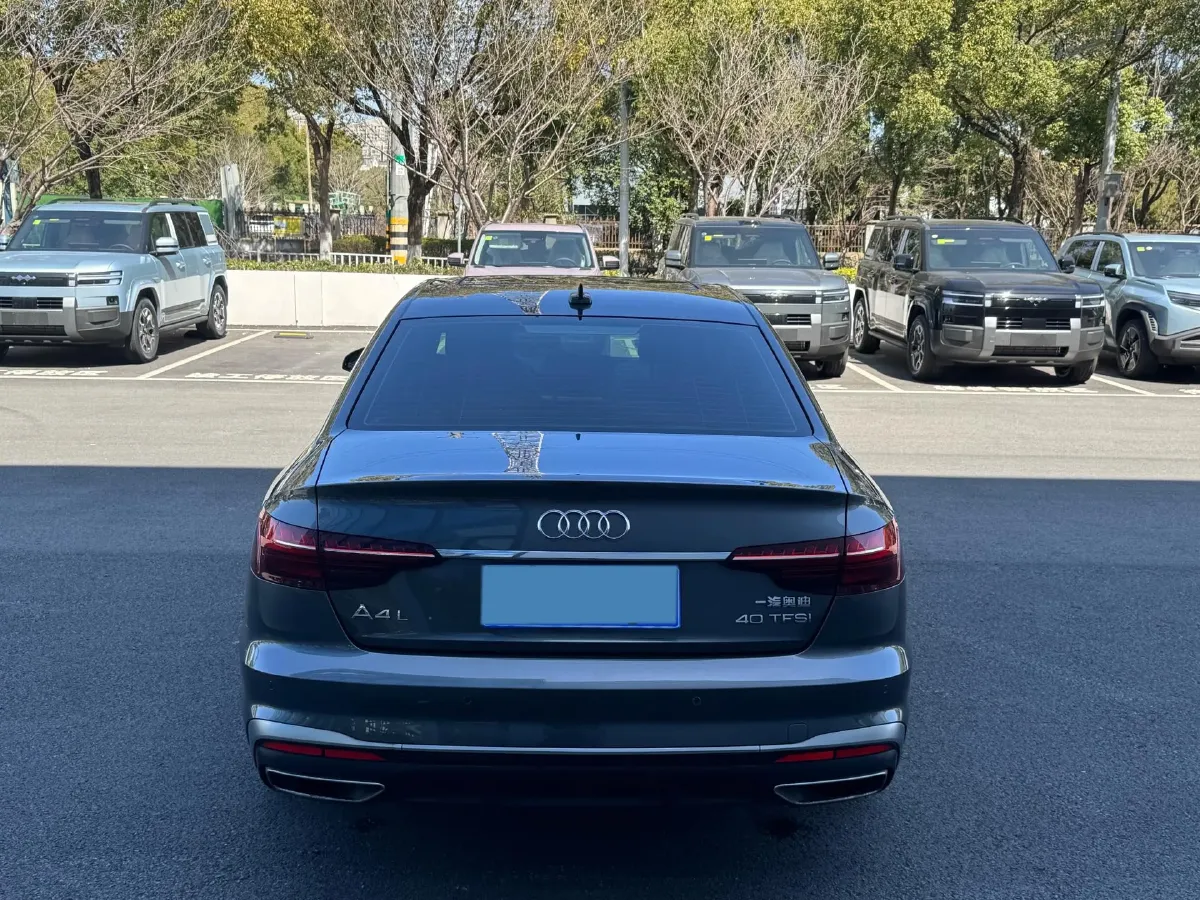 2020 Audi A4L 2.0T 190HP L4 7DCT,autocango,china used car exporter,china ev exporter,chinese used car exporter,chinese used ev exporter