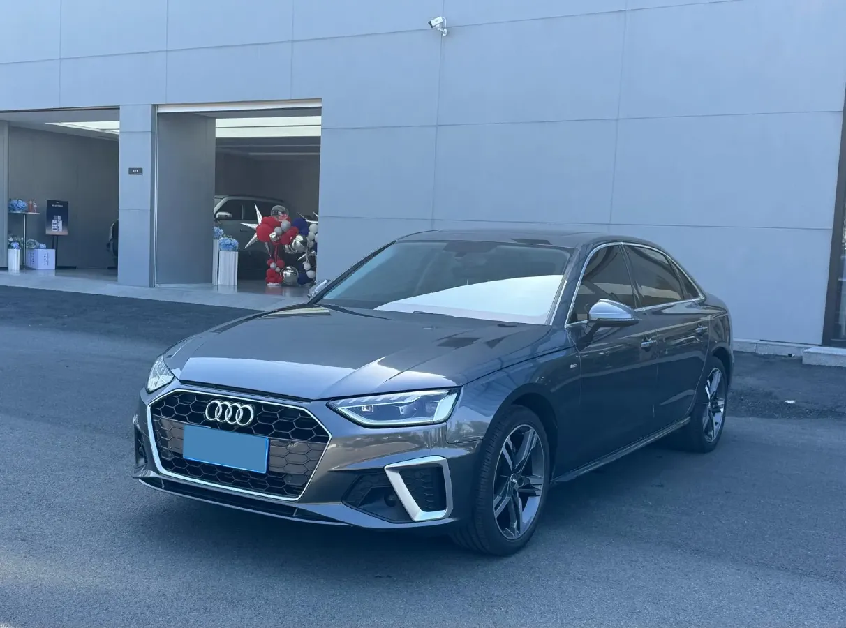 2020 Audi A4L 2.0T 190HP L4 7DCT,autocango,china used car exporter,china ev exporter,chinese used car exporter,chinese used ev exporter