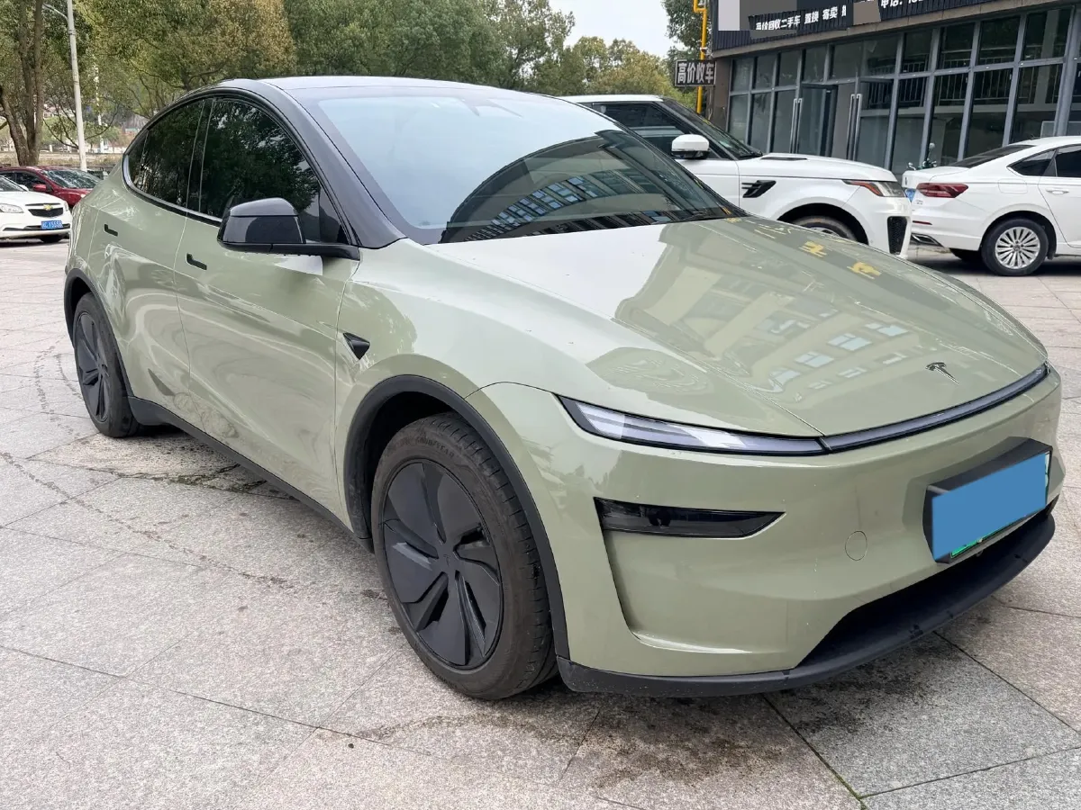 2025 Tesla Model Y BEV 62.5KWH,autocango,china used car exporter,china ev exporter,chinese used car exporter,chinese used ev exporter