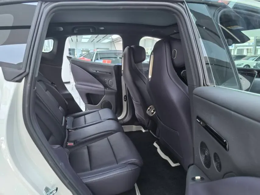 2026 Avatr 07 1.5T 156HP L4 REEV,autocango,china used car exporter,china ev exporter,chinese used car exporter,chinese used ev exporter