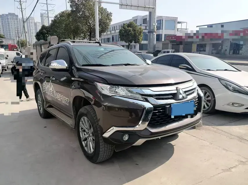 2019 Mitsubishi Pajero 3.0L 209HP V6 8AT,autocango,china used car exporter,china ev exporter,chinese used car exporter,chinese used ev exporter
