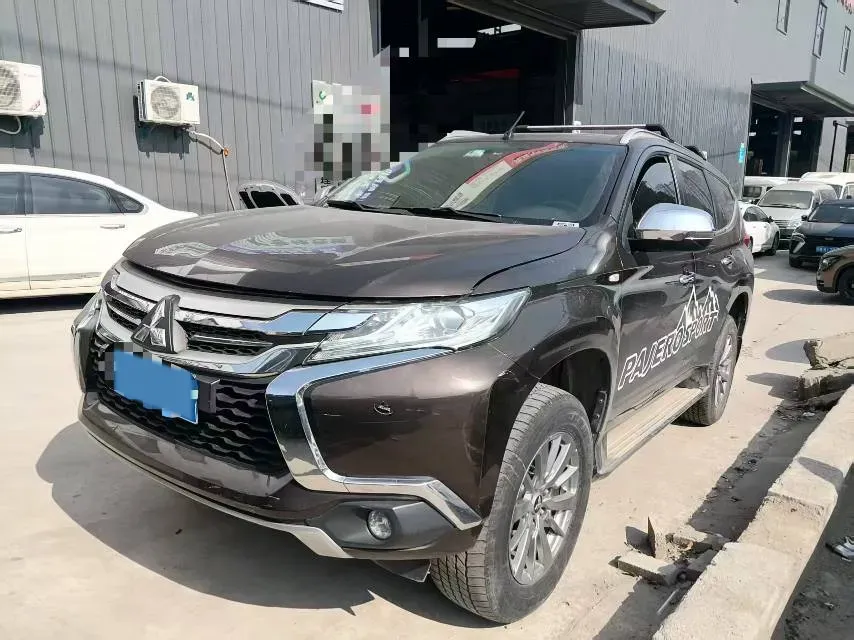 2019 Mitsubishi Pajero 3.0L 209HP V6 8AT,autocango,china used car exporter,china ev exporter,chinese used car exporter,chinese used ev exporter