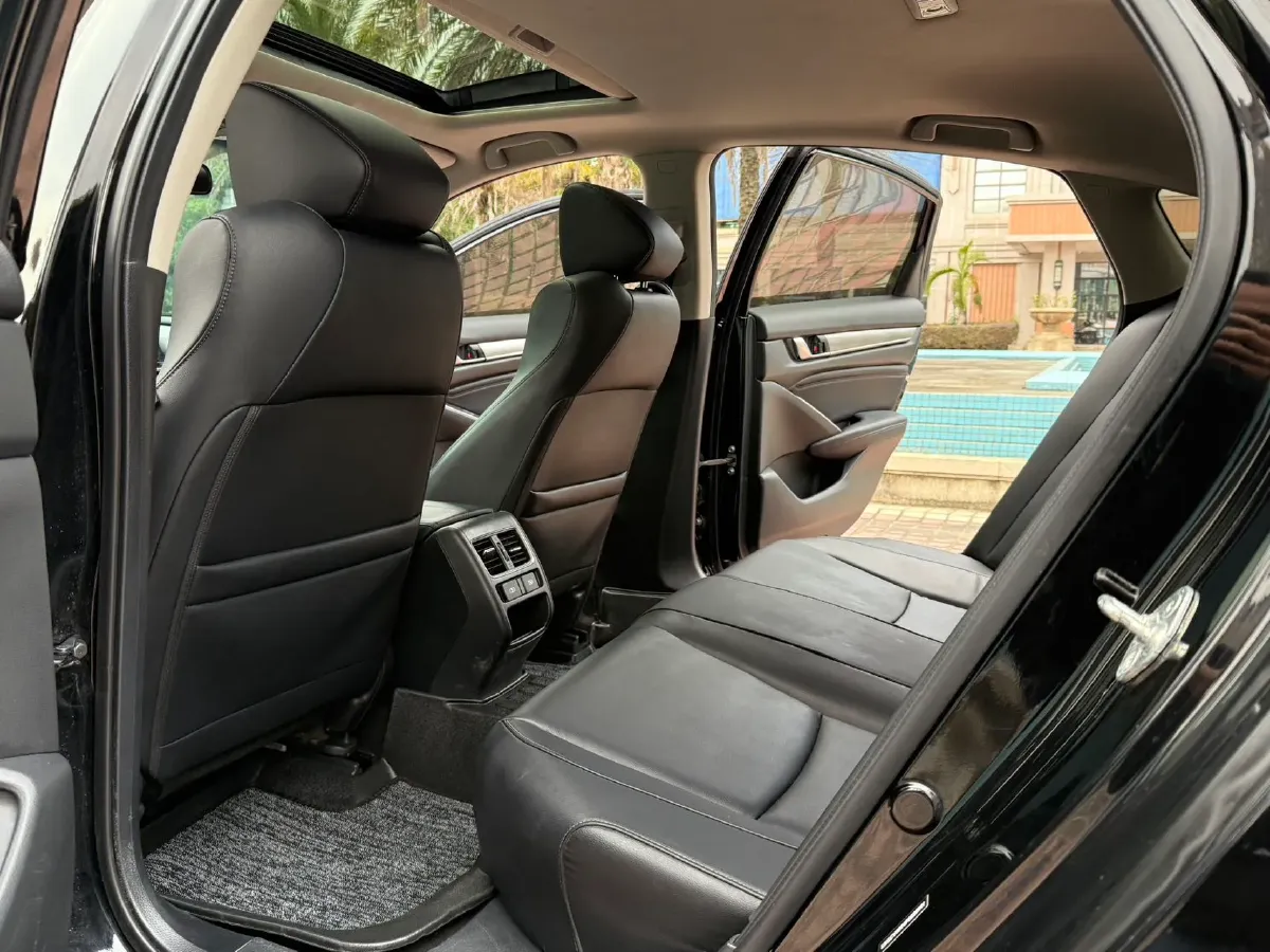 2022 Honda Accord 1.5T 194HP L4 CVT,autocango,china used car exporter,china ev exporter,chinese used car exporter,chinese used ev exporter