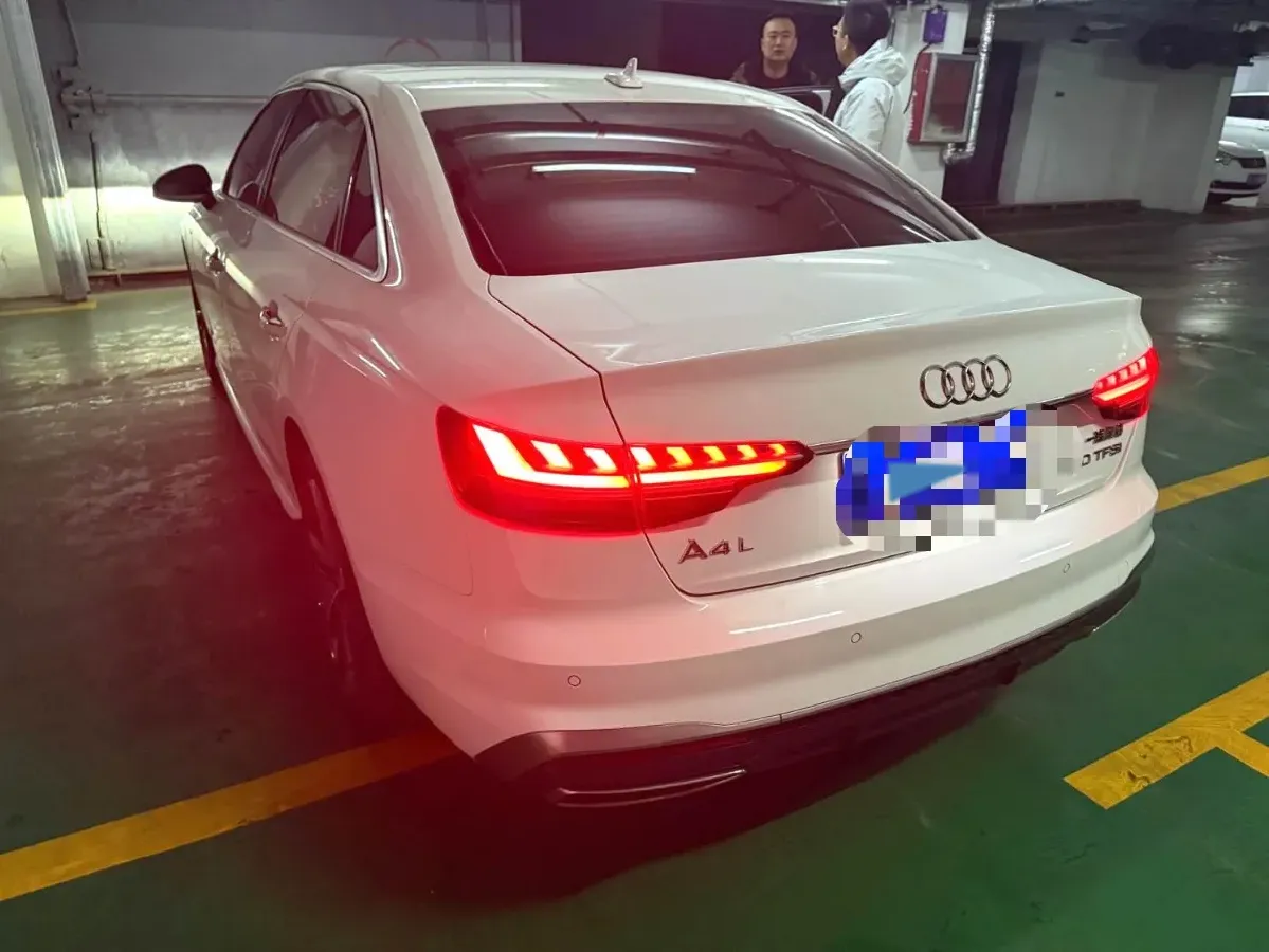 2020 Audi A4L 2.0T 190HP L4 7DCT,autocango,china used car exporter,china ev exporter,chinese used car exporter,chinese used ev exporter