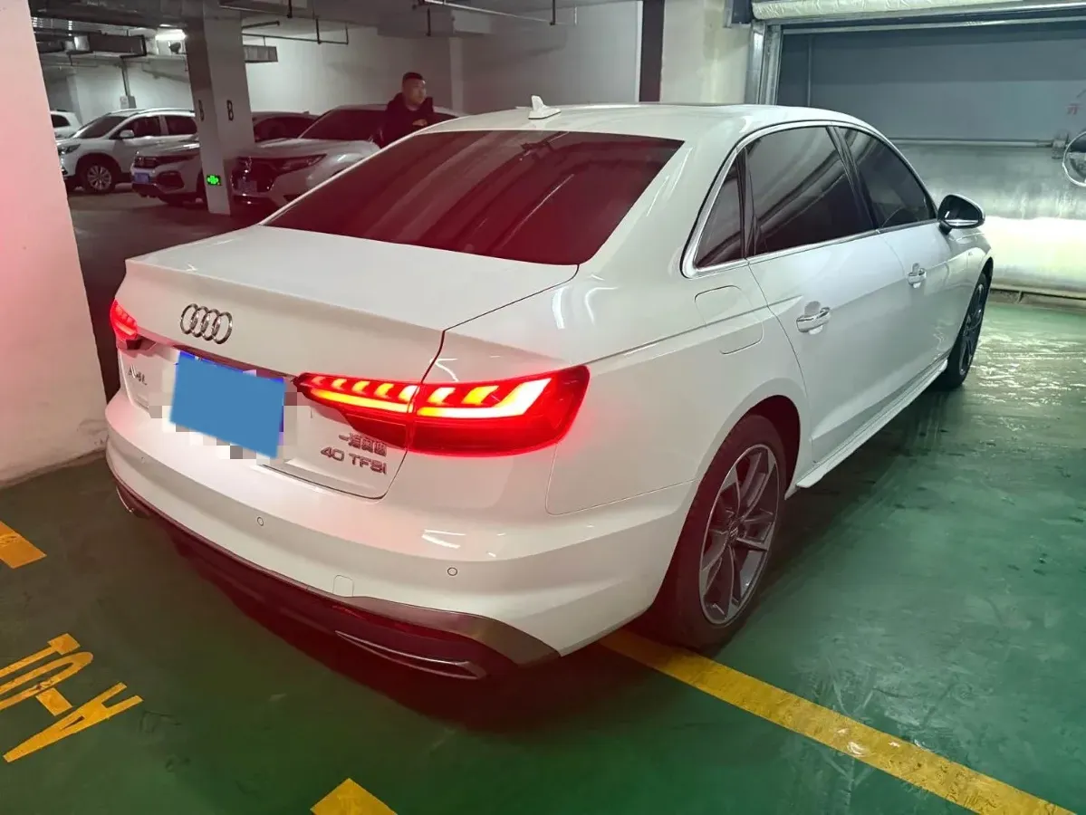 2020 Audi A4L 2.0T 190HP L4 7DCT,autocango,china used car exporter,china ev exporter,chinese used car exporter,chinese used ev exporter