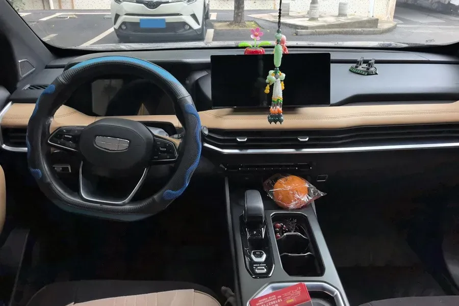 2023 Geely Okavango L 2.0T 218HP L4 7DCT,autocango,china used car exporter,china ev exporter,chinese used car exporter,chinese used ev exporter