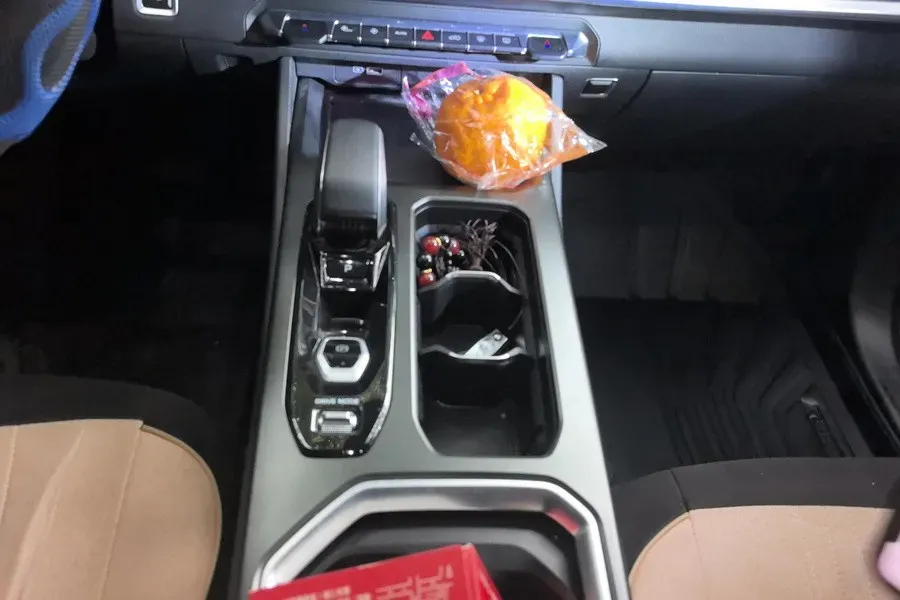 2023 Geely Okavango L 2.0T 218HP L4 7DCT,autocango,china used car exporter,china ev exporter,chinese used car exporter,chinese used ev exporter