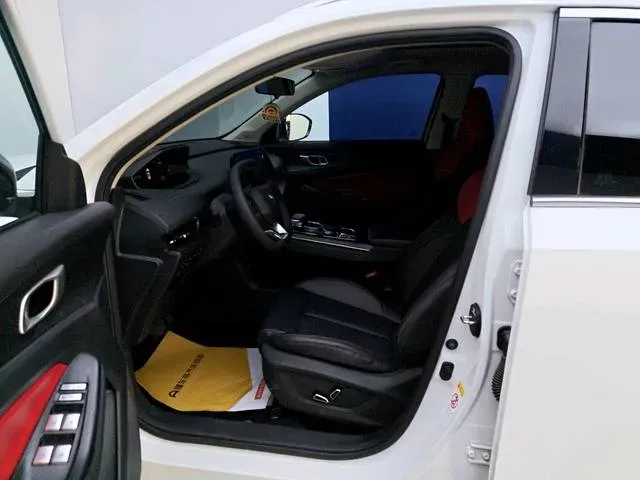 2022 ChangAn Oshan X7 Plus 1.5T 188HP L4 7DCT,autocango,china used car exporter,china ev exporter,chinese used car exporter,chinese used ev exporter