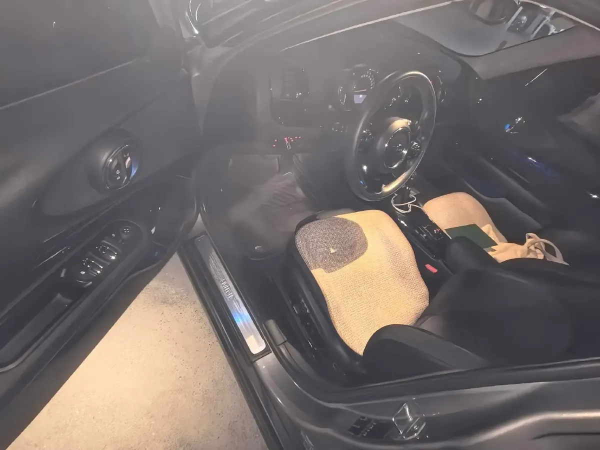 2018 Jeep Grand Commander 2.0T 234HP L4 9AT,autocango,china used car exporter,china ev exporter,chinese used car exporter,chinese used ev exporter