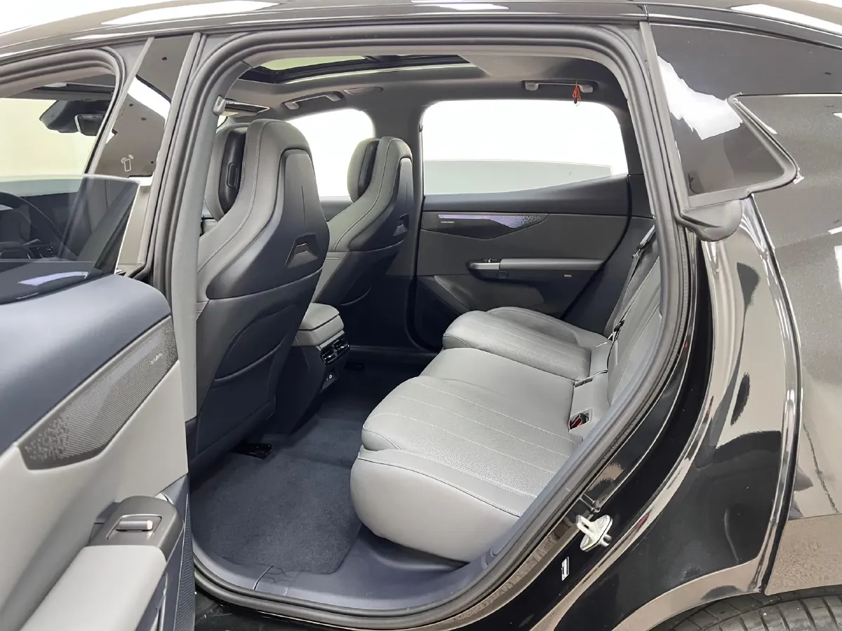 2024 LYNK&CO 07 EM-P 1.5T 163HP L4 3DHT PHEV 18.99KWH,autocango,china used car exporter,china ev exporter,chinese used car exporter,chinese used ev exporter