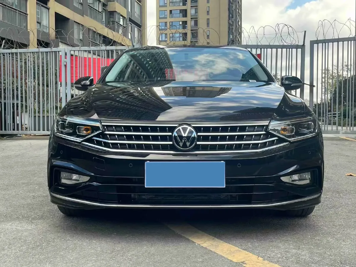 2025 Volkswagen Magotan 1.4T 150HP L4 7DCT,autocango,china used car exporter,china ev exporter,chinese used car exporter,chinese used ev exporter