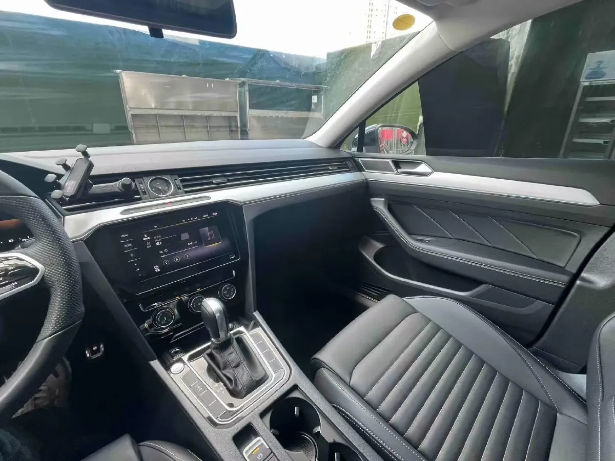 2025 Volkswagen Magotan 1.4T 150HP L4 7DCT,autocango,china used car exporter,china ev exporter,chinese used car exporter,chinese used ev exporter