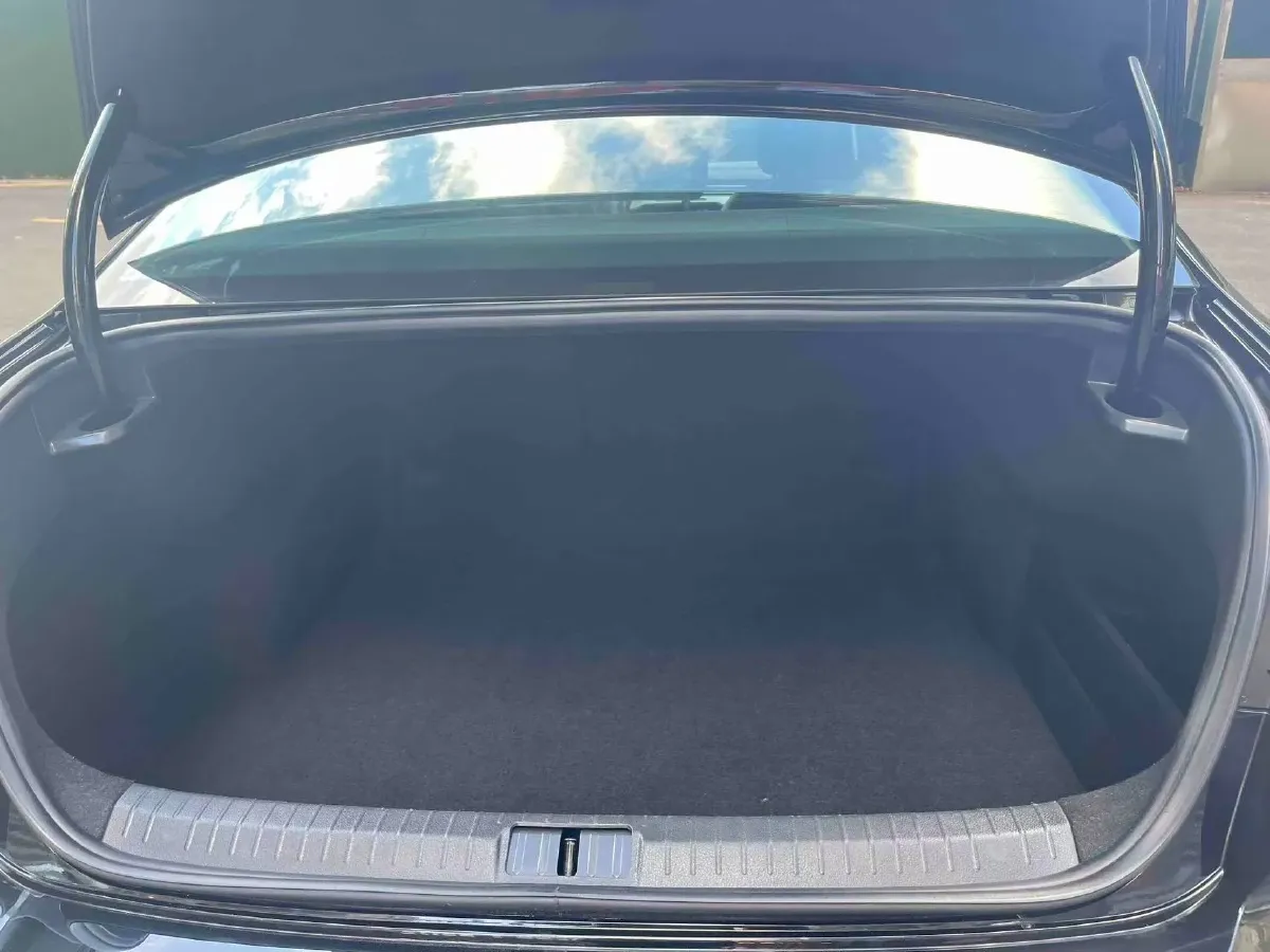 2025 Volkswagen Magotan 1.4T 150HP L4 7DCT,autocango,china used car exporter,china ev exporter,chinese used car exporter,chinese used ev exporter