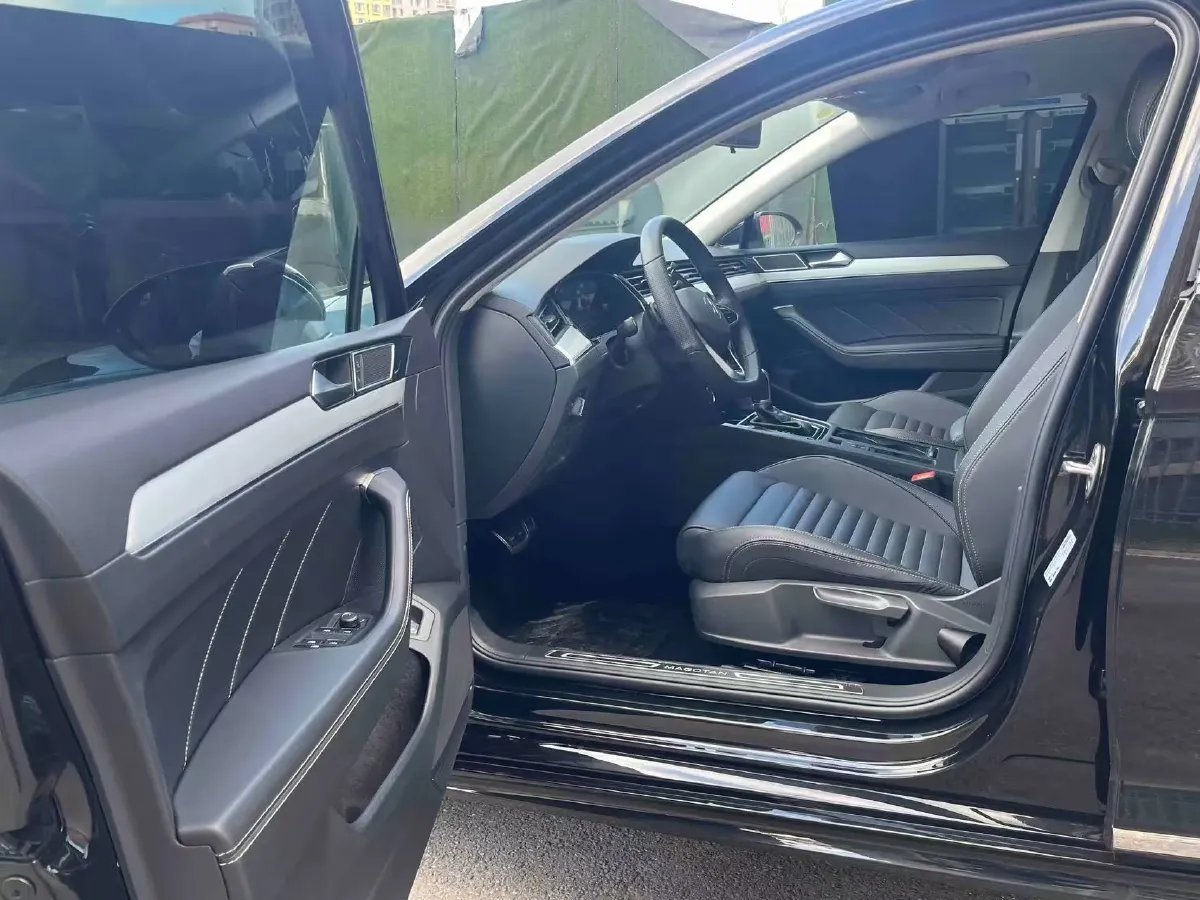 2025 Volkswagen Magotan 1.4T 150HP L4 7DCT,autocango,china used car exporter,china ev exporter,chinese used car exporter,chinese used ev exporter