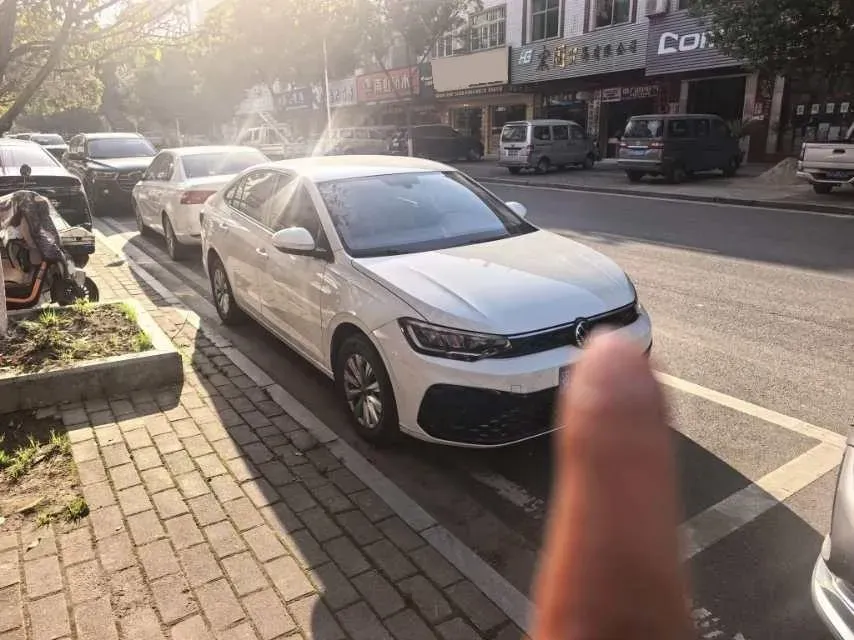 2025 Volkswagen Lavida 1.5L 110HP L4 6AT,autocango,china used car exporter,china ev exporter,chinese used car exporter,chinese used ev exporter