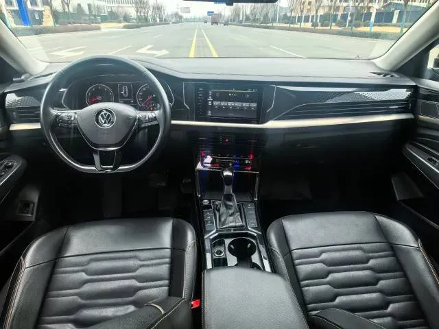 2020 Volkswagen Passat 2.0T 186HP L4 7DCT,autocango,china used car exporter,china ev exporter,chinese used car exporter,chinese used ev exporter